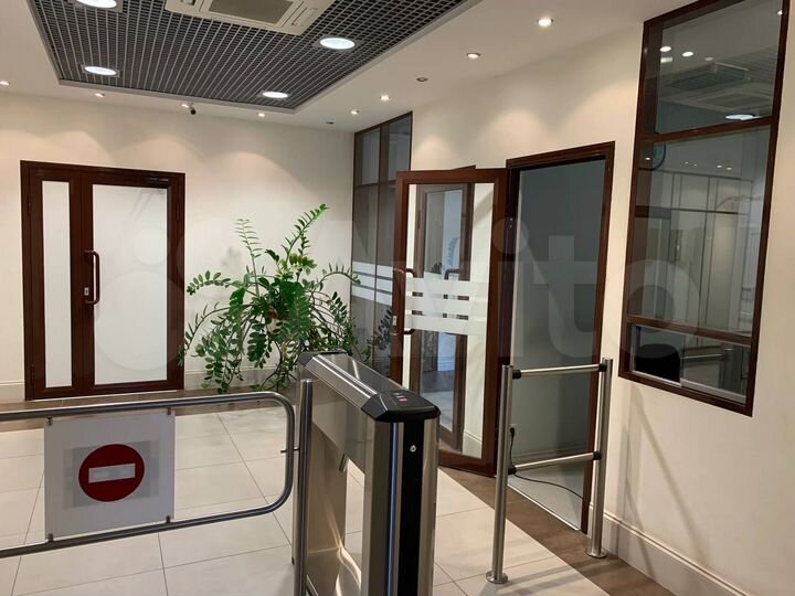 4-к. квартира, 136,3 м², 6/6 эт.