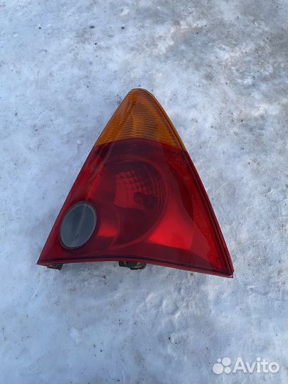 Стоп задний правый daihatsu yrv