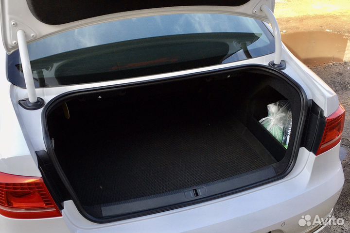 Коврик багажника VW Passat B7