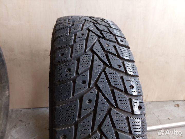 Dunlop SP Winter Ice 02 175/65 R15 88T