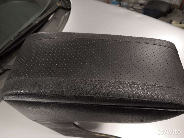 Подлокотник для ваз 2110 2112 2111