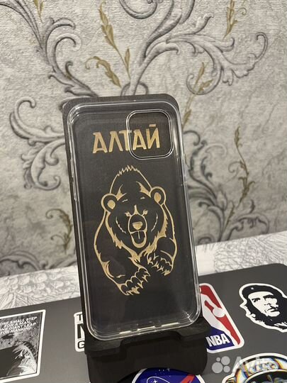 Чехол на iPhone 13