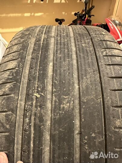 Pirelli P Zero 275/40 R22 и 315/35 R22