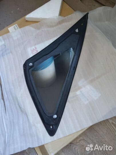 Стекло Lexus Rx2 в Заднее Правое Крыло 2003-2009гв