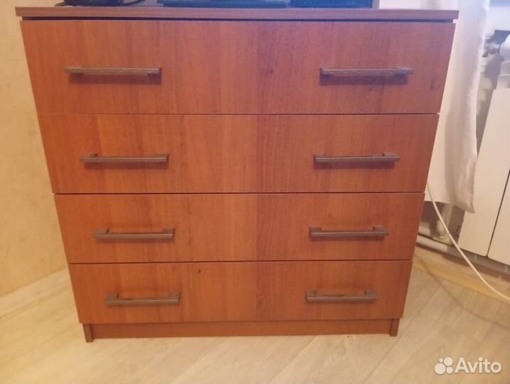 Продается удобный комод