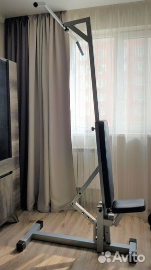 Силовая скамья с навесным оборудованием