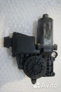 Моторчик переднего правого стеклоподъемника 620701