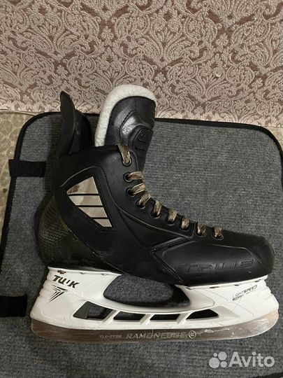 Коньки хоккейные true