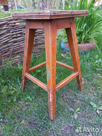 Подставка под цветы