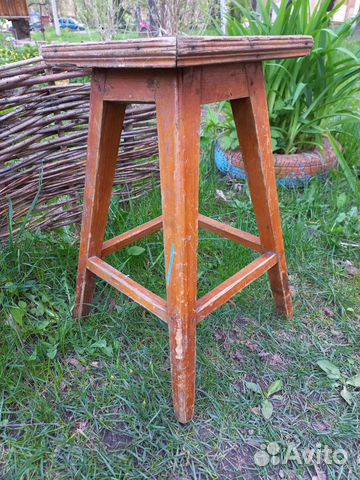 Подставка под цветы