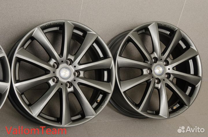 Лот UP31363089 Фирменные 18-е диски team sparco