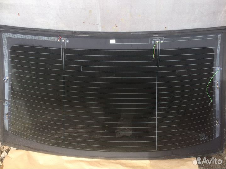 Заднее стекло на Мерседес