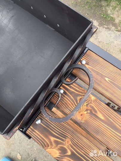 Мангал с крышей