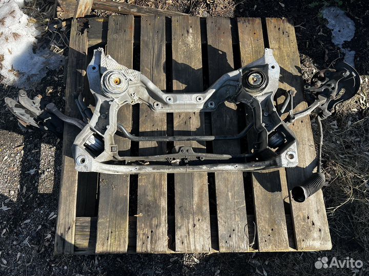 Передний подрамник Mercedes W209 CLK500