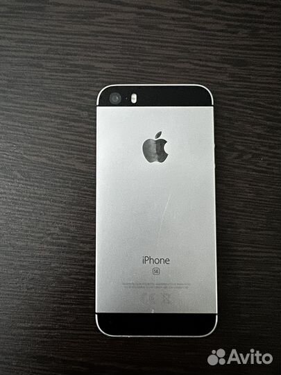 iPhone SE, 32 ГБ