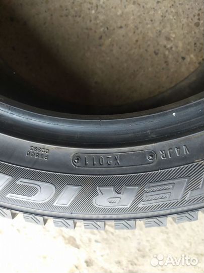 Dunlop SP Winter Ice 01 225/50 R17 98T