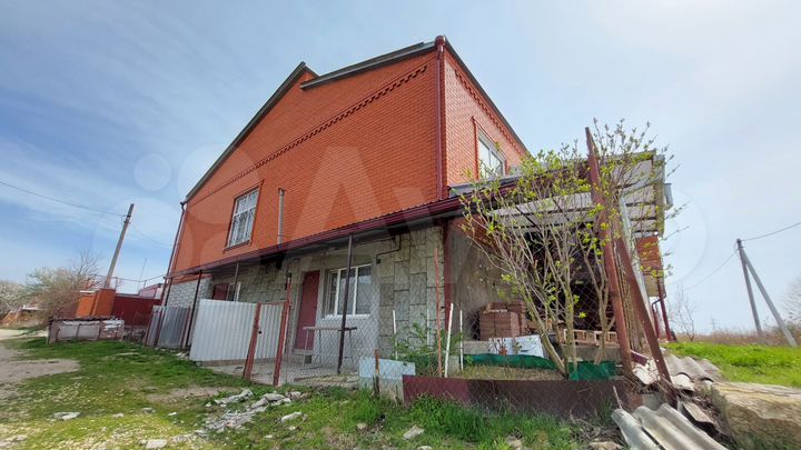 Дом 395 м² на участке 9,4 сот.