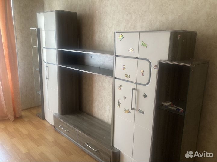 Стенка в гостиную