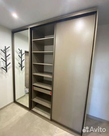 Шкаф зеркальный