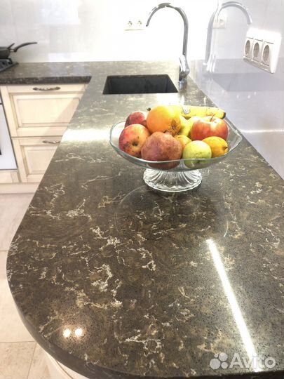 Столешница на кухню из кварцевого агломерата