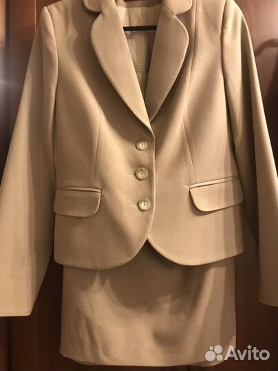 Костюм с юбкой размер 46