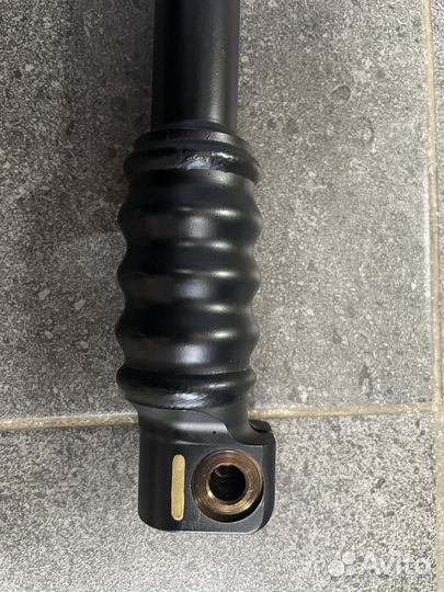 Вал рулевой Lexus LX