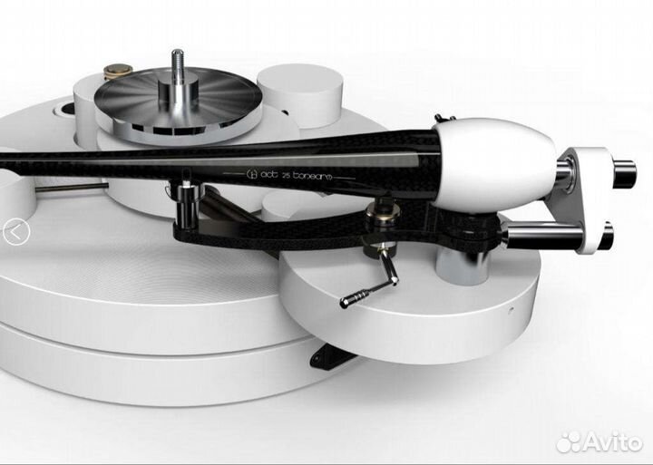 Hi-end проигрыватель винила Wilson Benesch