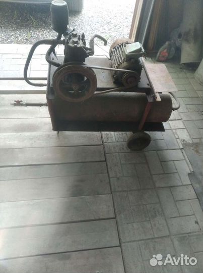 Компрессор воздушный автомобильный