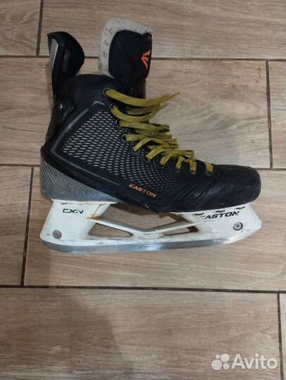 Коньки хоккейные проф Easton mako 43 размер (9d)
