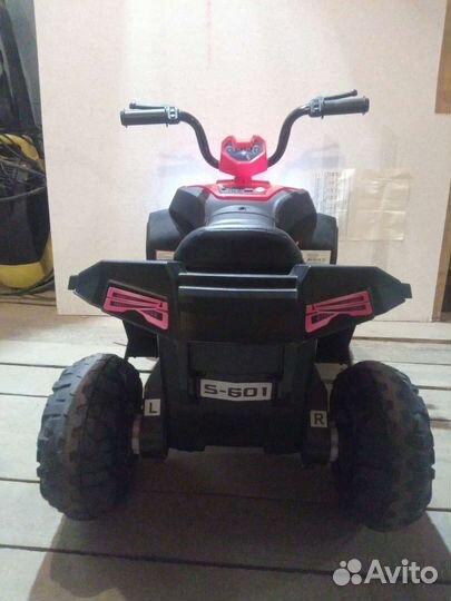 Детский квадроцикл на аккумуляторе