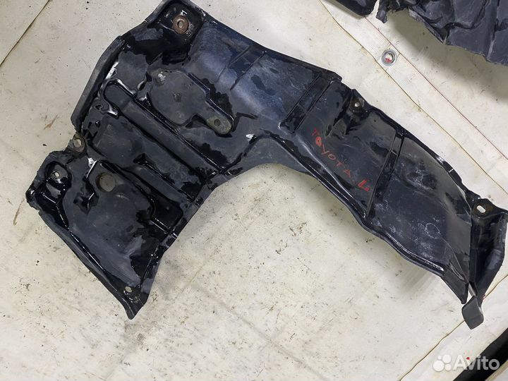 Пыльник двигателя Toyota Marino, Ceres