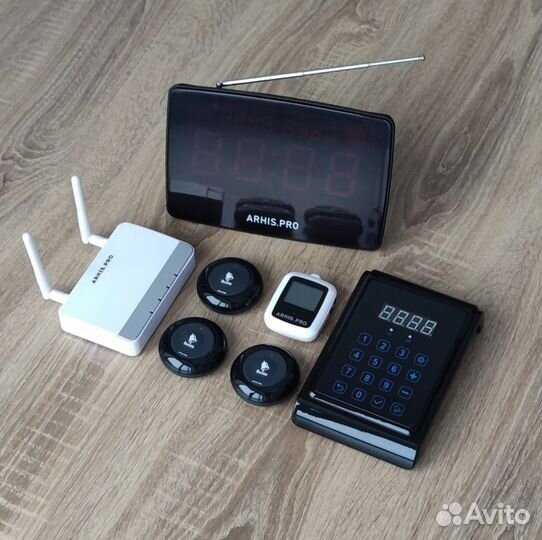 Кнопка вызова официанта, часы, табло, пуль, репите