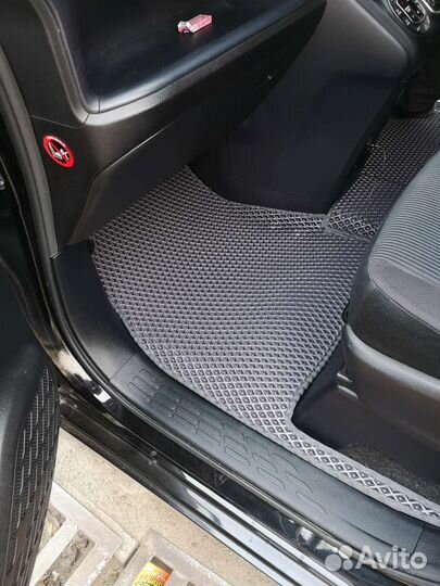 Коврики из эва EVA материала на Toyota Voxy 80
