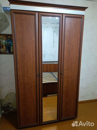 Спальный гарнитур