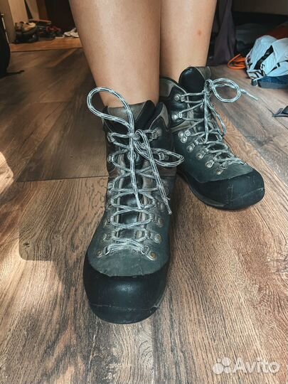 Треккинговые ботинки Scarpa nepal PRO GTX