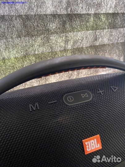 Погружение в звук с колонкой JBL