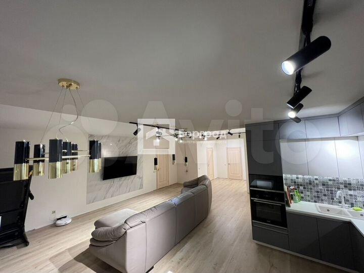 3-к. квартира, 128 м², 4/15 эт.