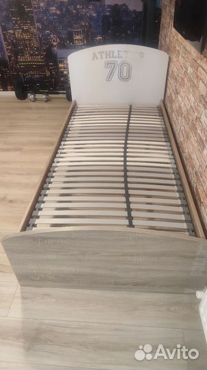 Кровать односпальная 90х200 бу