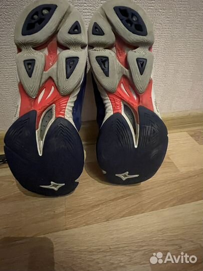 Волейбольные кроссовки mizuno wave lightning z6