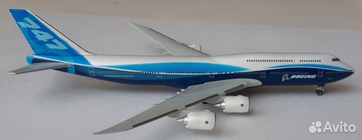 Модель самолета Boeing747-8 Intercontinental 1:500