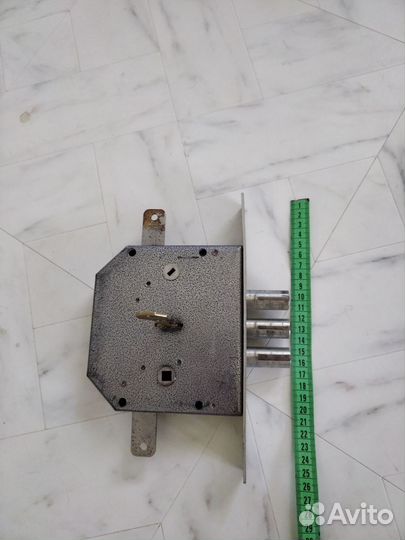 Замок врезной дверной class