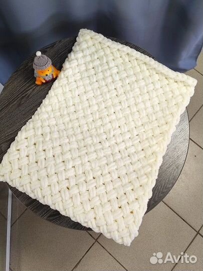 Плюшевый плед из ализе пуффи, ручной работы