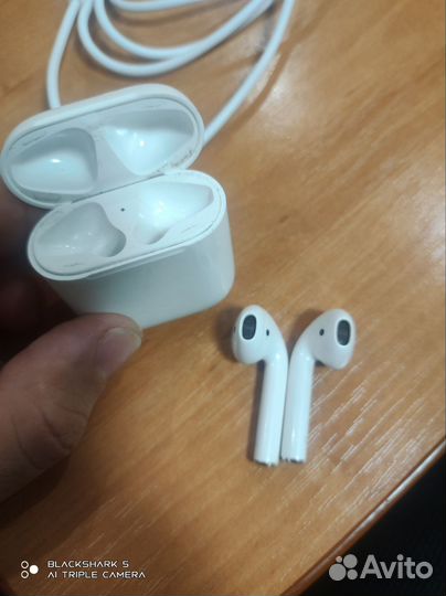 Беспроводные наушники apple airpods