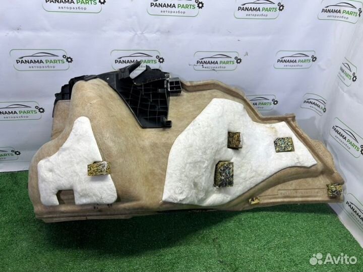 Обшивка багажника правая Lexus Ls460 USF40 4.6