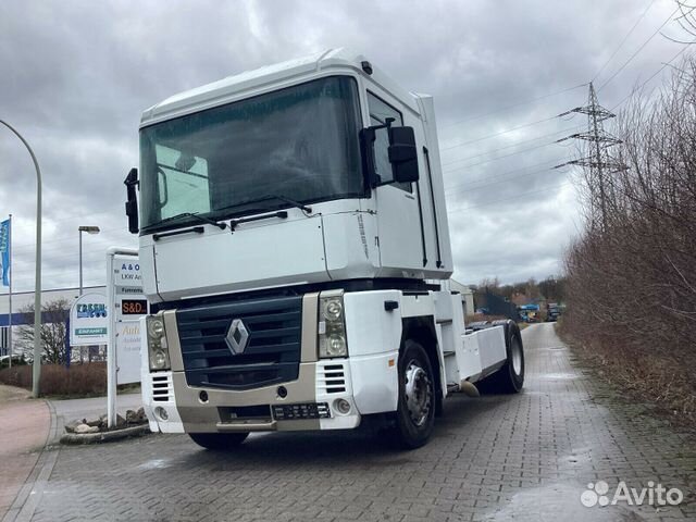 В разборке грузовик Renault, Magnum III 2001-2008