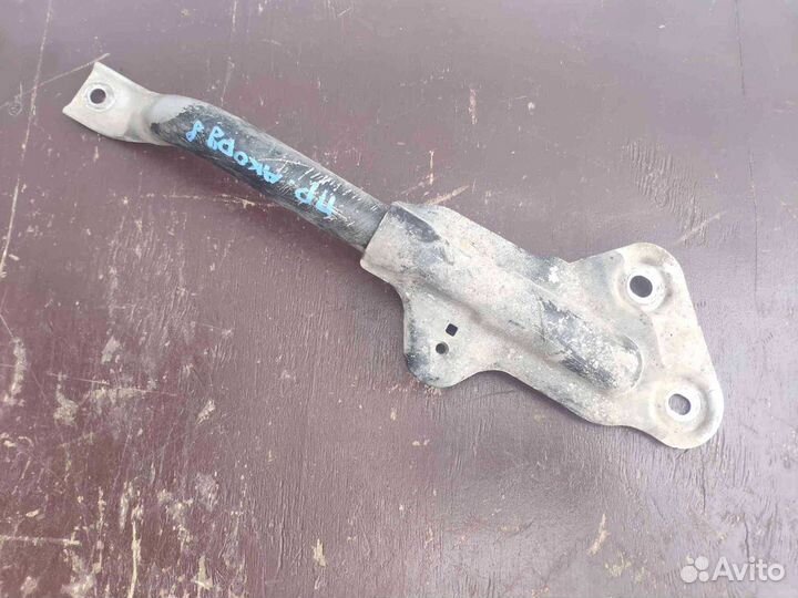 Усилитель радиатора правый Honda Accord 8