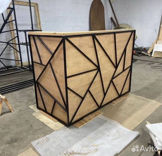 Стойка ресепшн в стиле лофт