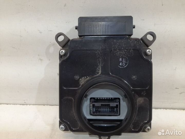 Блок фары LED передний правый Toyota Rav4 50