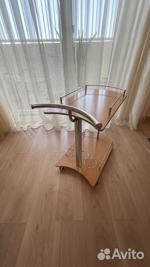 Столик сервировочный на колесиках