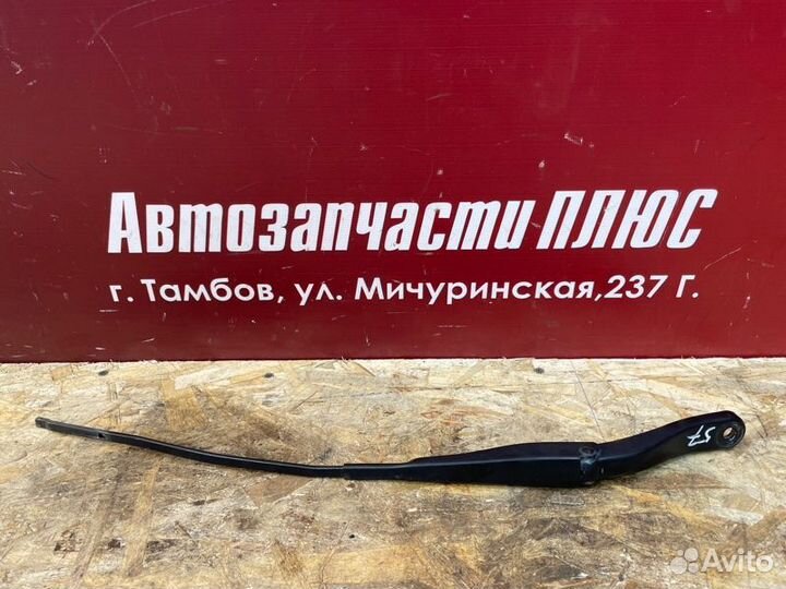 Поводок дворника передний правый Renault Sandero